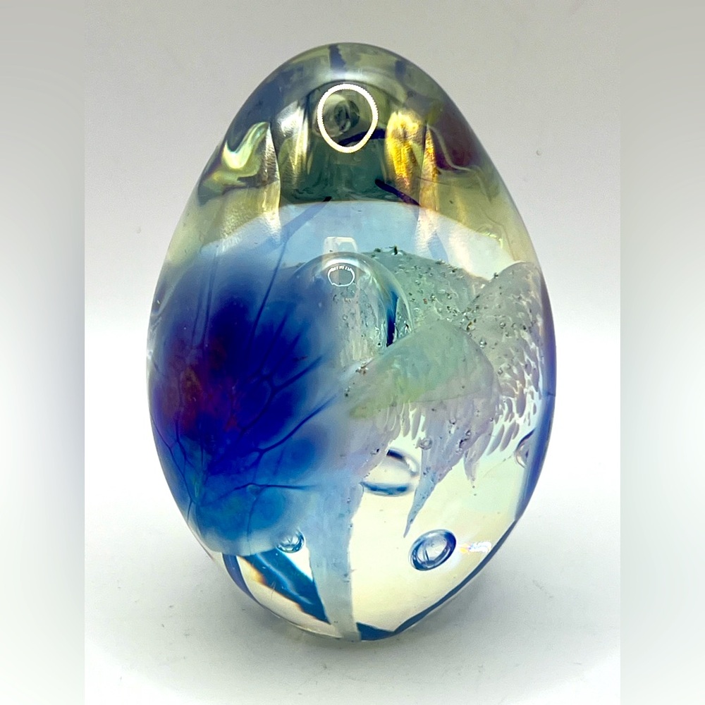Vintage Mountain St Helen MSH Ash Vines Art Glass Egg Shaped Paperweight Signed